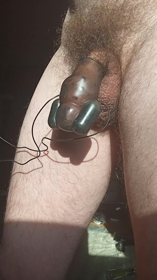 Deepthroat260: Rzeczywistość domowej roboty stymulacja elektryczna masturbacja chłopak ekshibicjonista za pomocą...