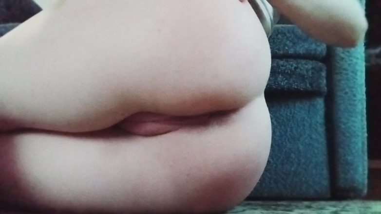 Miss_Kaprizzz19: Tôi đánh đòn mạnh vào mông của tôi và khoe những cái...