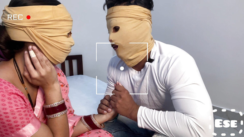 Sammy Sins: Desi villaggio donne sposate scopate con il marito della sua...