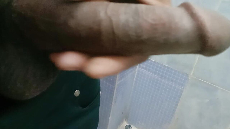 arxmaster: Kontol hitam besar India handjob kamar mandi