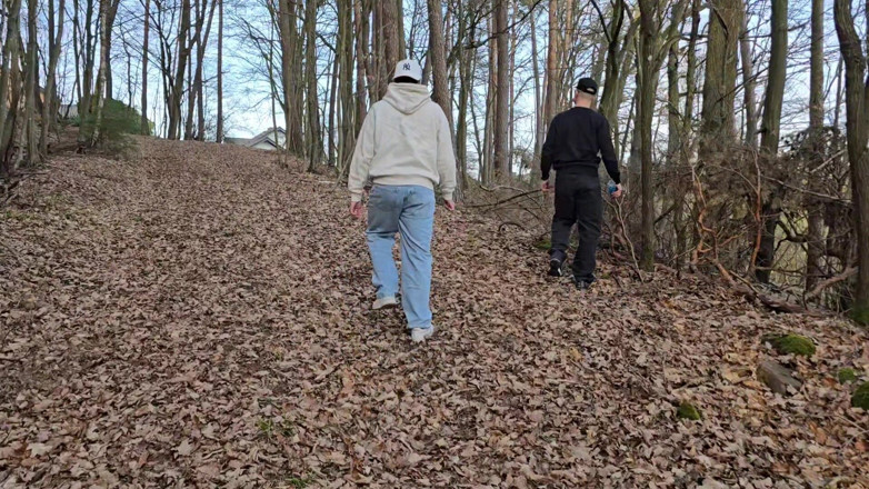 boyzxy212: Sex în aer liber în pădure cu curva mea homosexuală - m-a supt înainte...