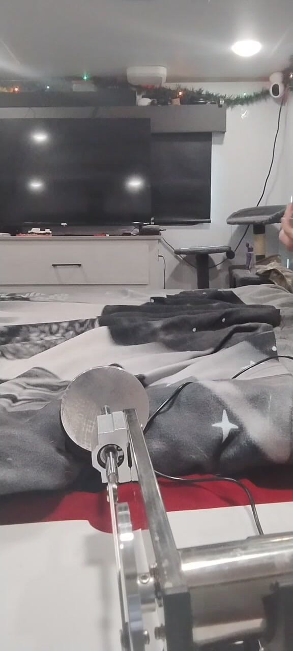 KittieNoOne: 내 보지를 쭉 뻗는 내 섹스 머신 뒤에 있는 POV 보기
