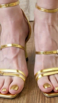 Teen Feet in Heels