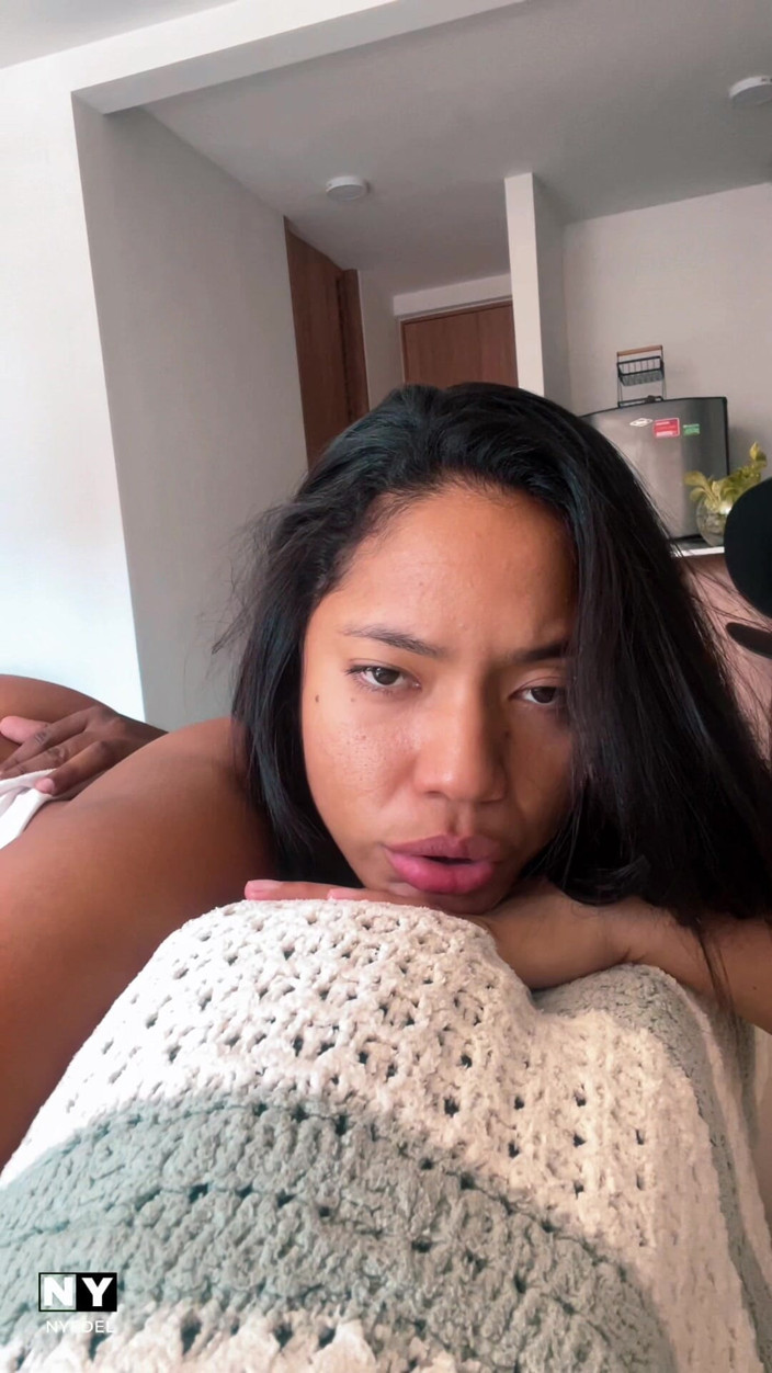 Nysdel: J’aime me voir pendant que mon amant me baise
