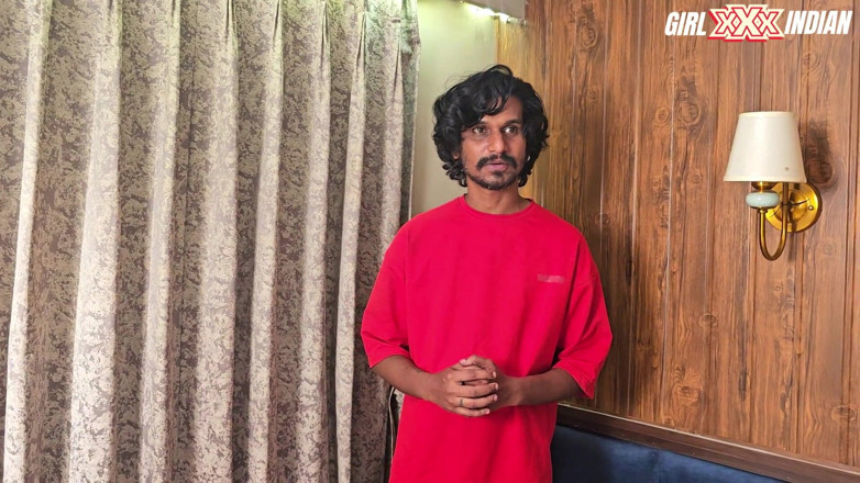 Indian Savita Bhabhi: Un couple excité baise dans une chambre d’hôtel, chatte mouillée,...