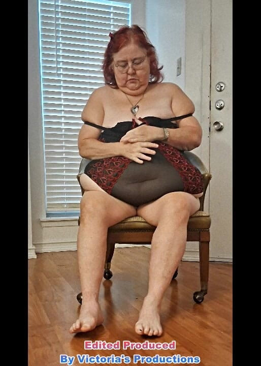 BBW nurse Vicki adventures with friends: BBW成熟した赤毛看護師ヴィッキーモデルのランジェリー
