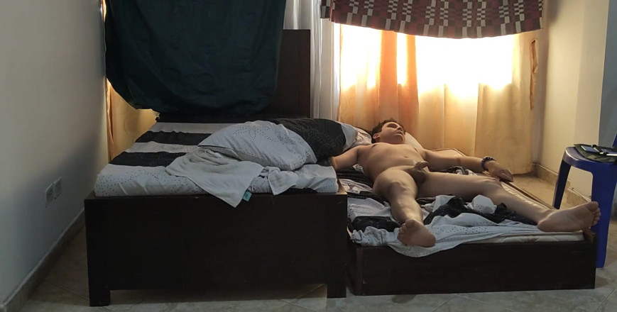 Crisanto999: Isso acontece quando estamos sozinhos em casa com minha meia-irmã