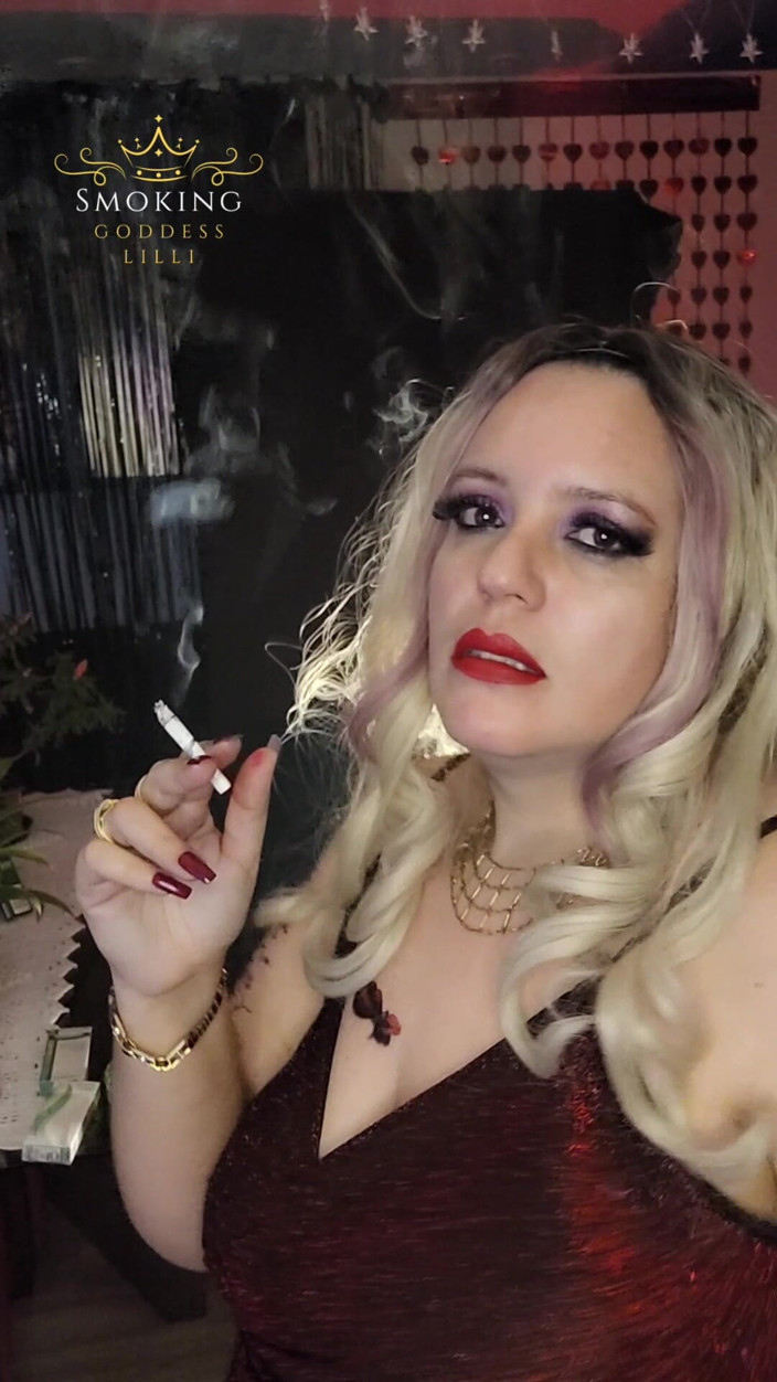Lilli Cukierek Cox: Курящая Marlboro
