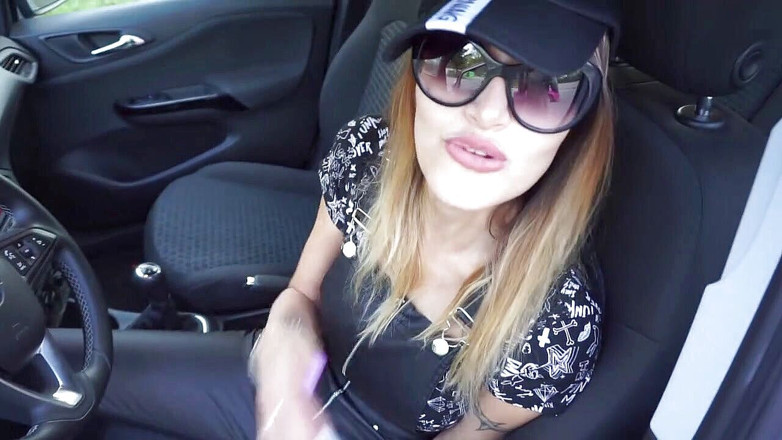 Lady Mesmeratrix Official: Краля фемдом хоче покарати його на відкритому повітрі