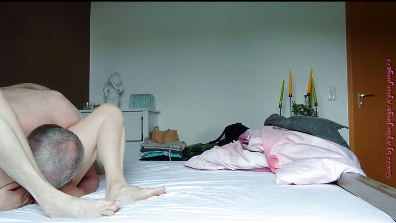 NylonjungeCarmen: Gilf arrapata riceve Nylonjunge 1 fica