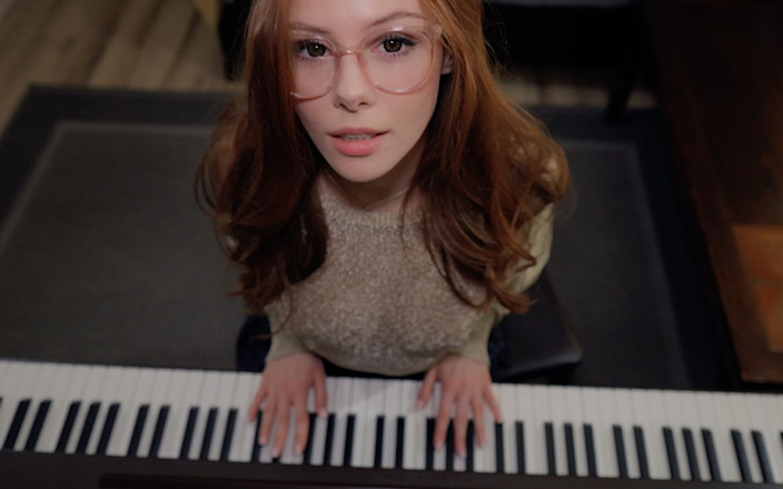 Arina Fox: La musique, c’est amusant quand un étudiant n’a pas de culotte |...