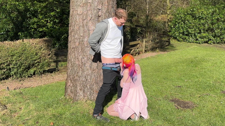 BiMFCoupleUK: Follada al aire libre - elfo cachonda se la follan