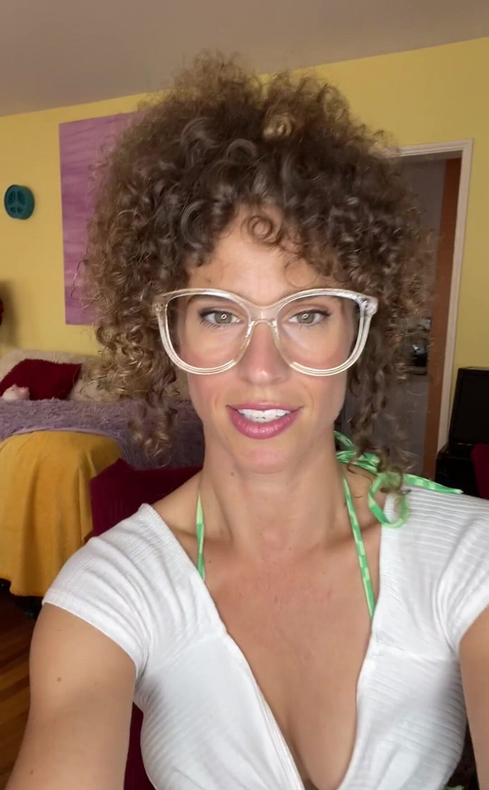 VibeWithMommy: Judisk styvmamma knullar styvson och hans vän JOI! Behöver styvmamma...