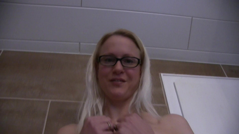 Blondehexe: Geil pissig