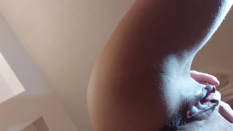 Wet Pussy Fuck: 18歳のクソ十代の若者たちと巨大な危険な中出し