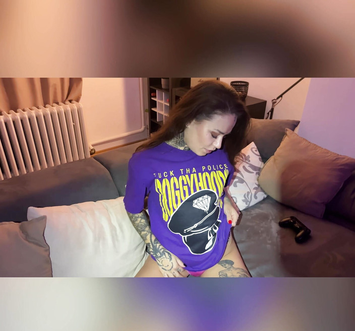 Mari Galore: Mari Galore a jucat jocuri video cu fratele ei vitreg și...