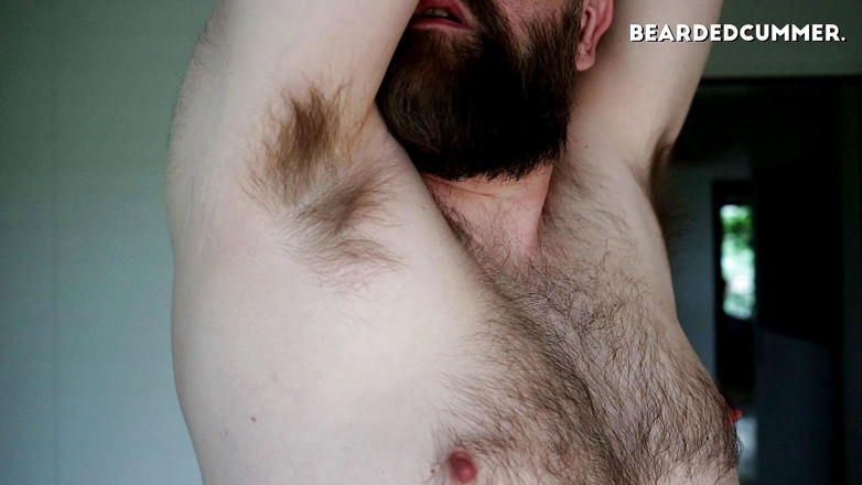 Beardedcummer: Pituri păroase, piept, joc cu barbă și sfârcuri