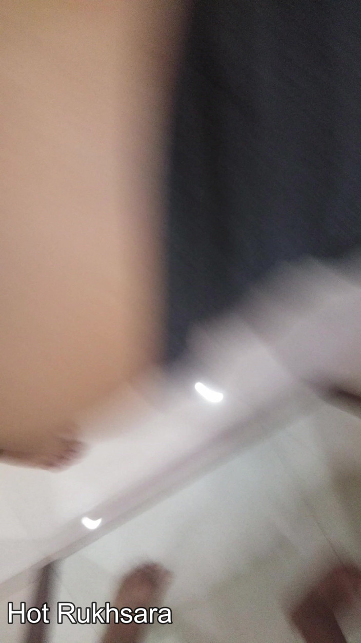 hot_rukhsara: Jefe y secretaria. Joven. Jefe folló joven secretaria y se...
