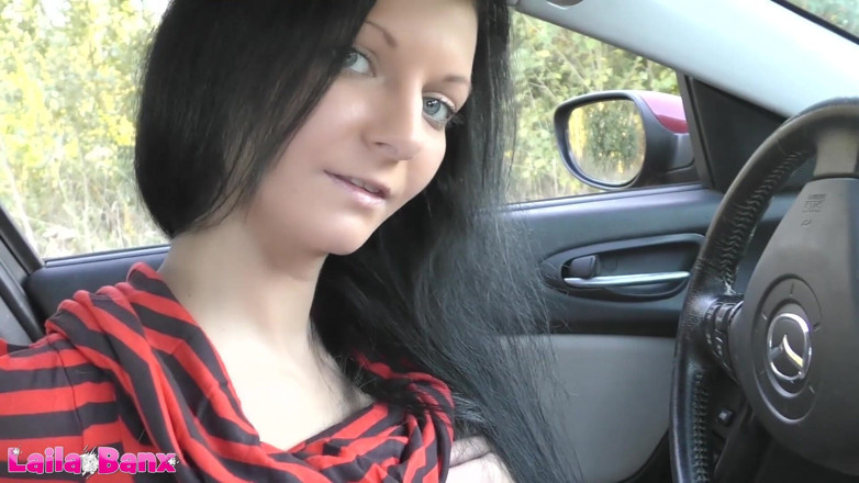 Laila Banx: Frívolo test drive termina com buceta cheia de porra!!