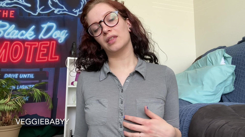 Veggiebabyy: Nữ thần vú nhỏ xỏ khuyên tôn thờ núm vú
