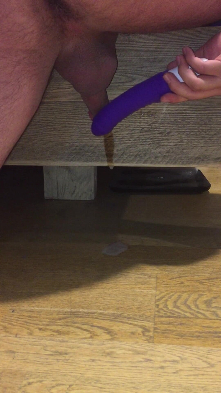 Anon0113: Je traite deux orgasmes ruinés avec le vibromasseur de ma...