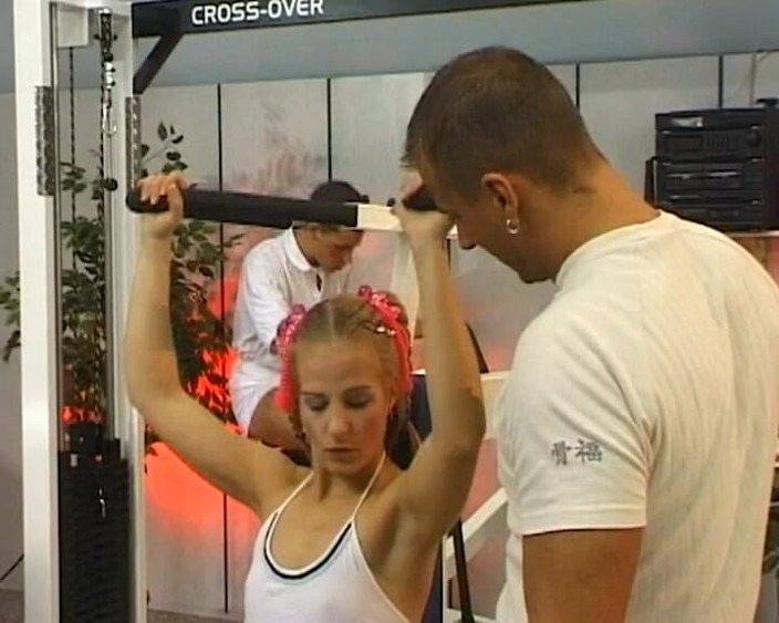 BB Video - Old School: Немецкая тинка в тройничке FMM с блондинкой в любительском видео