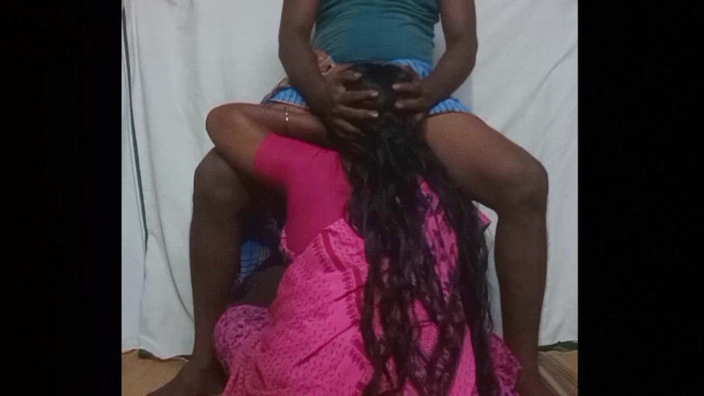 Desi Sathiya: Tamil Desi huisvrouw hete pijpbeurt dorp eigengemaakt