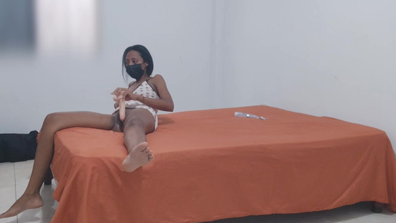 NEGRITA SEXY: Eu estou fantasiando sobre um vibrador e me masturbando como...