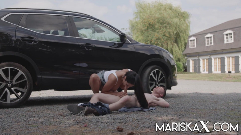 Mariska x: Latynoska milf dostaje kremówka na zewnątrz od młodszego faceta