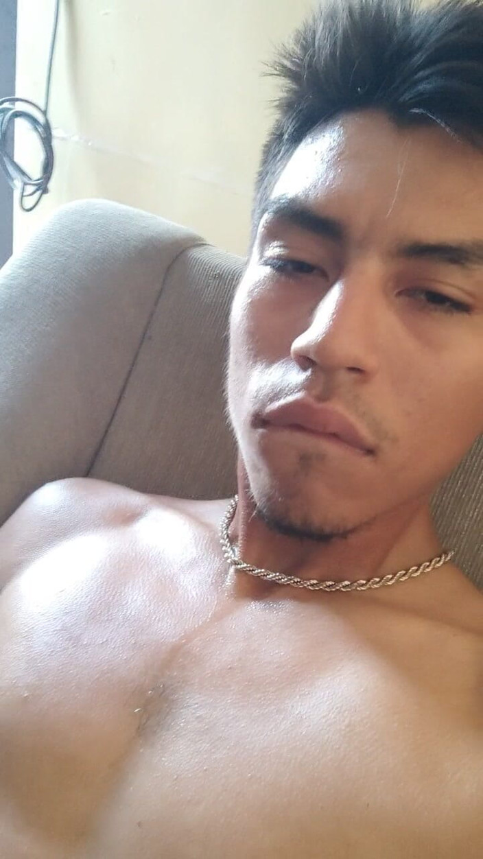 AlexAlejandro13: Sudar en mi cuerpo