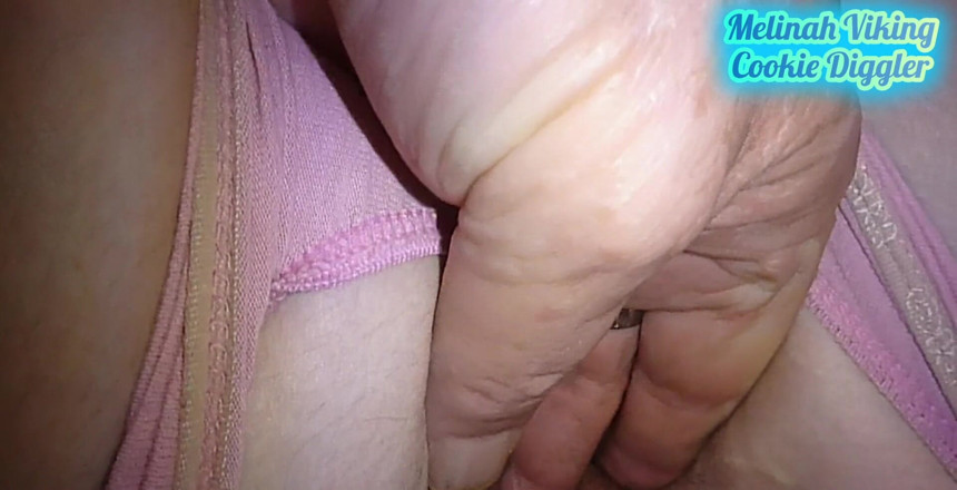 Melinah Viking: POV spelen met poesje