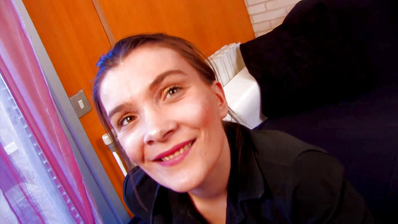 German amateur - 100% German hardcore videos: Gagicii brunete îi place să fie futută în cur