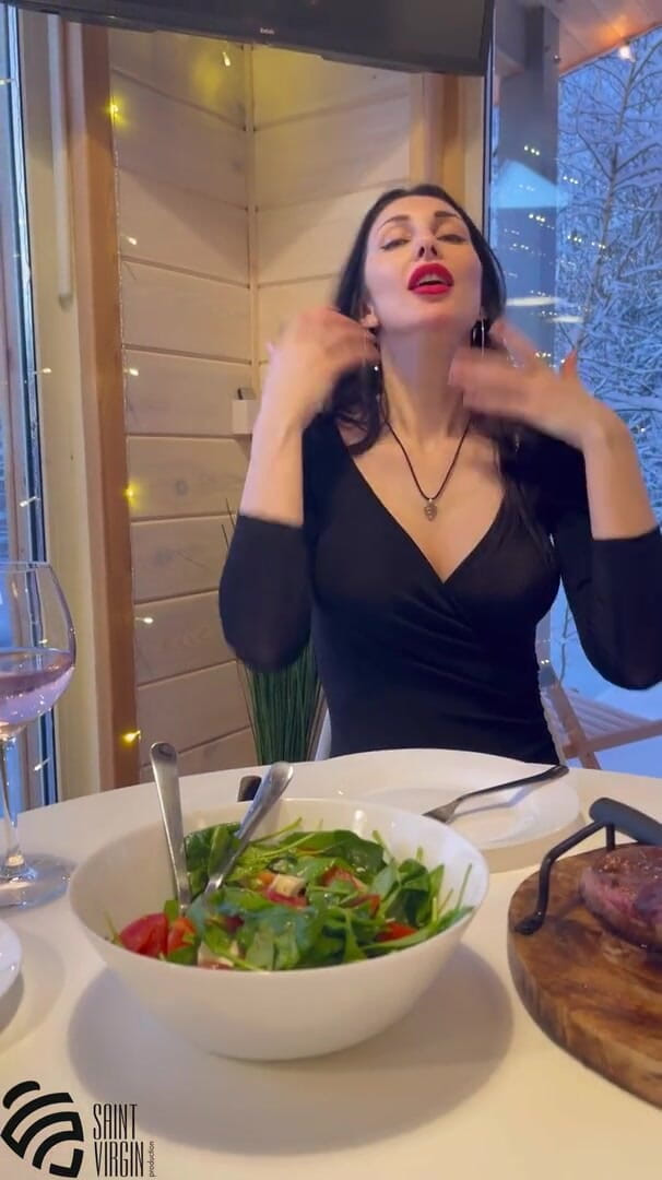 LizaVirgin: Invité a mi madrastra a un restaurante y fui recompensado...