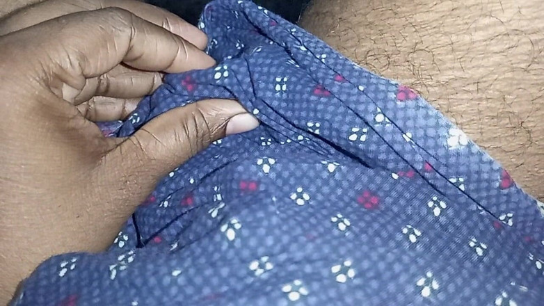 Sweet Indian cock: Großer indischer schwuler junge lutscht lippenkuss