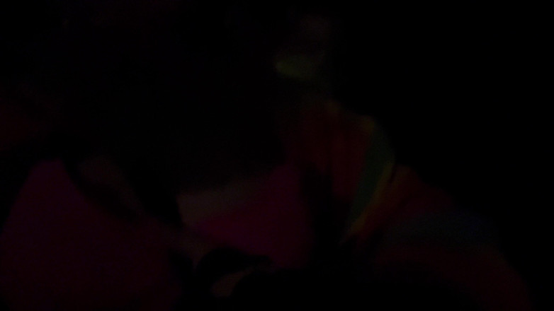 EeveeXo: Trashy clown girl public toilet mijando se mostrando e fumando