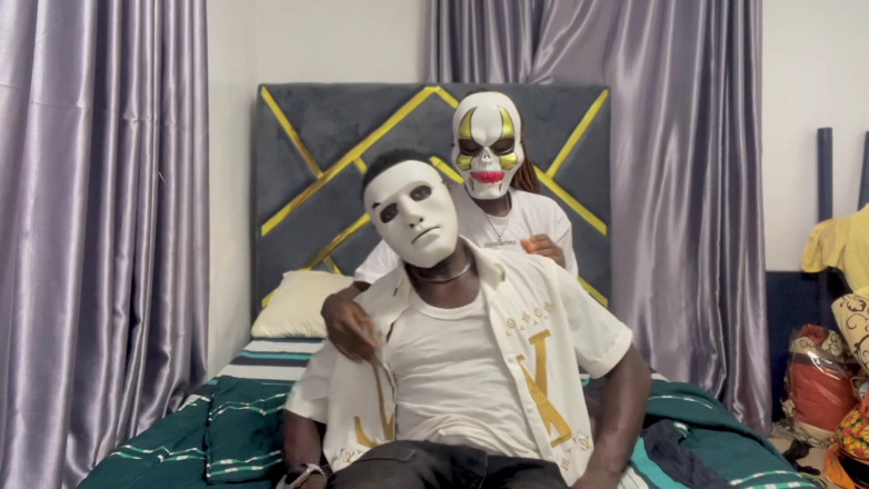 Best Queen: Mùa Halloween