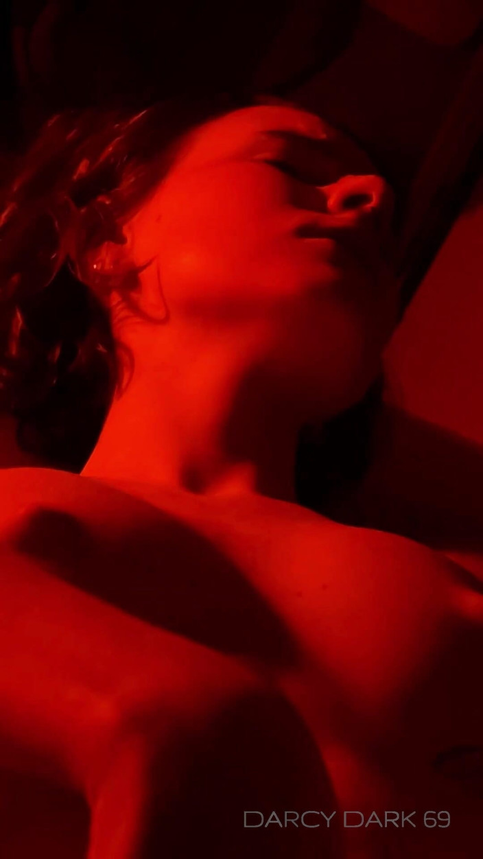 Darcy Dark: Je voulais jouer et il voulait me baiser