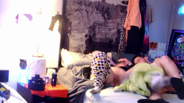 Alpha stud 4 u: Près de moi baise une fille émo, puis joue en elle...