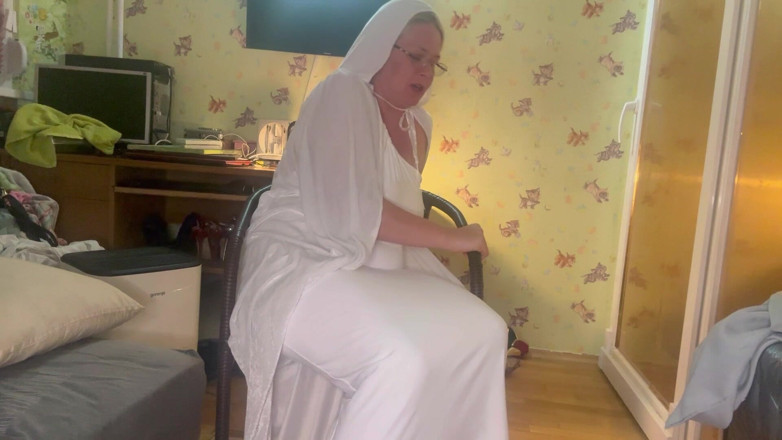 Putarankahotmilf: Eet en burp fetisj, buikneukpartij, anale neukpartij en melkklysma