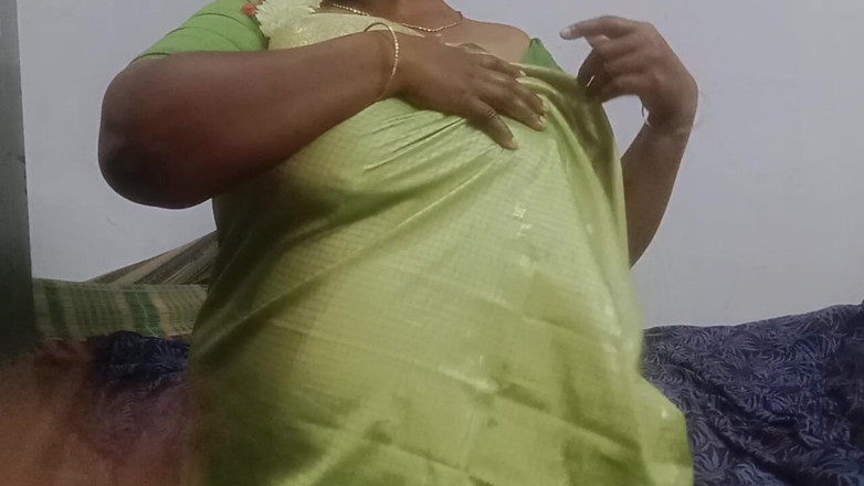 Santhi89: Tamil hete Saree huisvrouw hard kontneuken