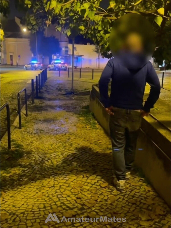 AmateurMates: Compilación De Chicos Amateurs Mostrando Su Culo En La Calle