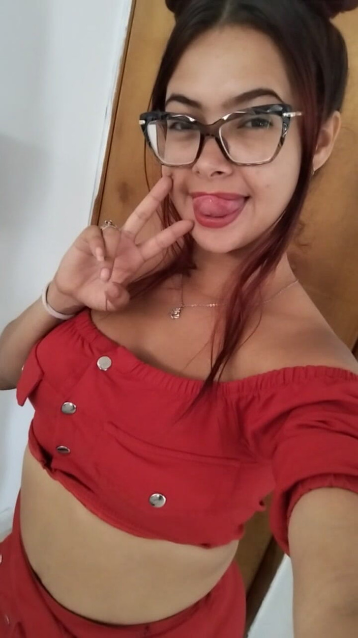 Colombianas amateur: Cewek hot rambut merah lagi ngidam dientot sama kontol raksasa...