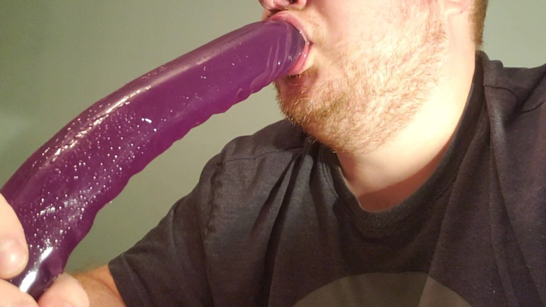 Charlieboy69: Hluboké hrdlo dildo