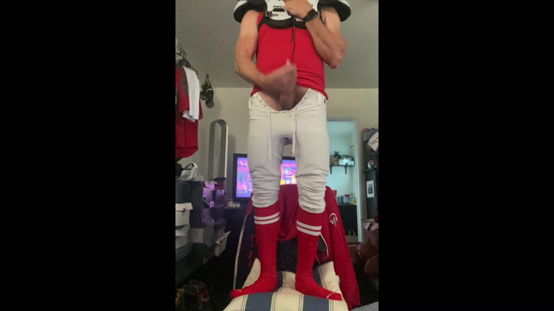 JockDad87: Lo stallone di calcio Jockdad87 spara un grosso carico di...