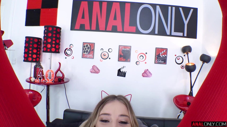 Anal Only: Le cul de Haley a besoin de béance