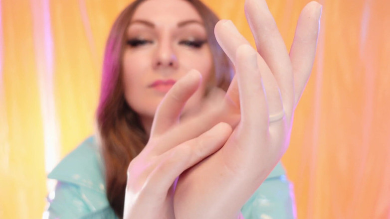 Arya Grander: Asmr : gants en latex