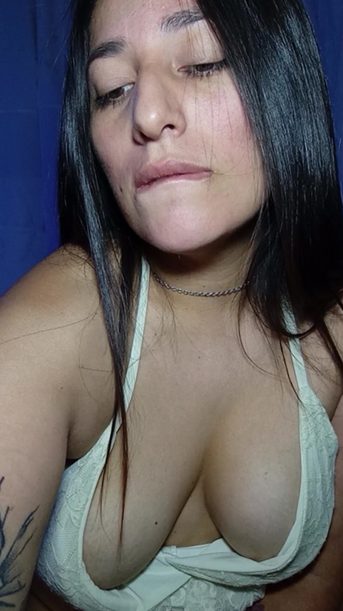 Chubbylexa: Fumando E Giocando Con Il Mio Ombelico Profondo