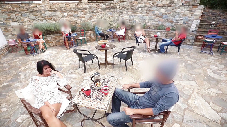 Alexandra Wett: Scopata nel mezzo del ristorante!