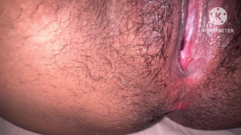Indianbhabhi141: 갓 결혼한 인도 바비와 섹스하는 발정난 Devar (힌디어 오디오)