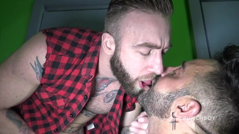 Gaybareback: Fucked hard in toilet by muscle boy